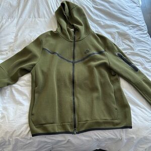 Xl Nike tech